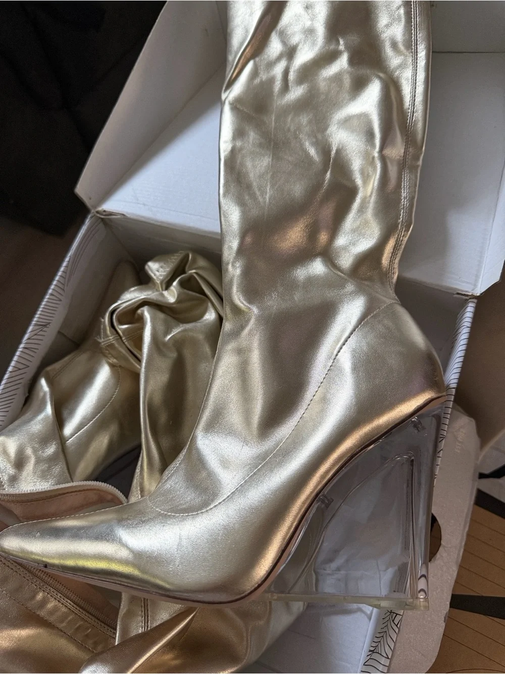 N/A stylish gold